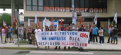 17-07-06 ProtestaRepresión SindicalAutobusesOjeaPonteareas01.jpg